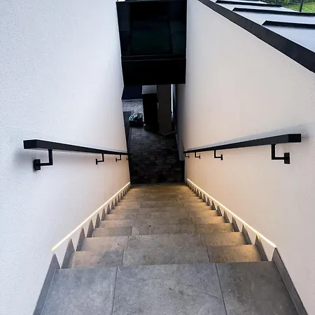 Luxus-penthouse Mit Weitblick Ueber 아파트 *