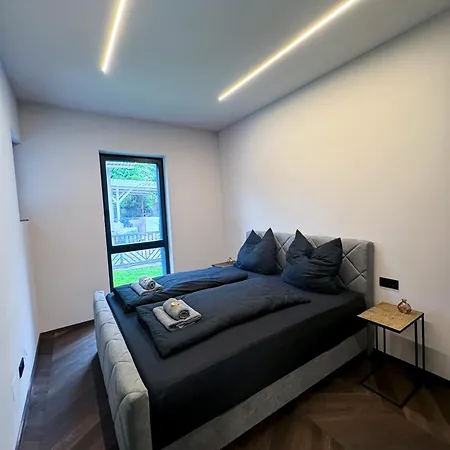 Luxus-penthouse Mit Weitblick Ueber Apartment