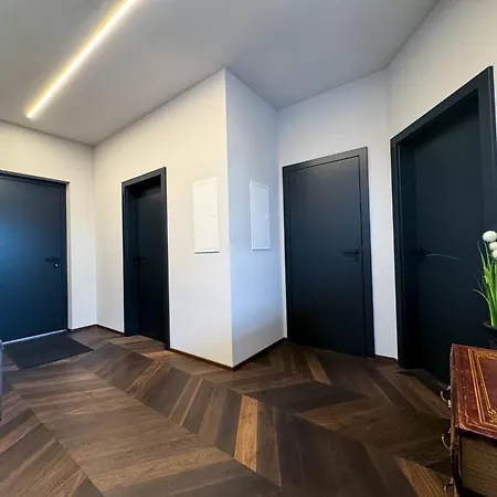 Apartment Luxus-penthouse Mit Weitblick Ueber