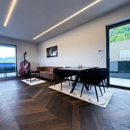 아파트 Luxus-penthouse Mit Weitblick Ueber 그라츠