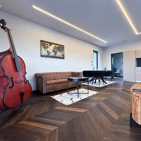 Luxus-penthouse Mit Weitblick Ueber 아파트 *