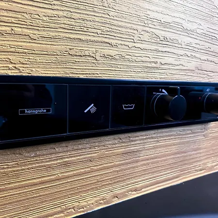 Luxus-penthouse Mit Weitblick Ueber 아파트